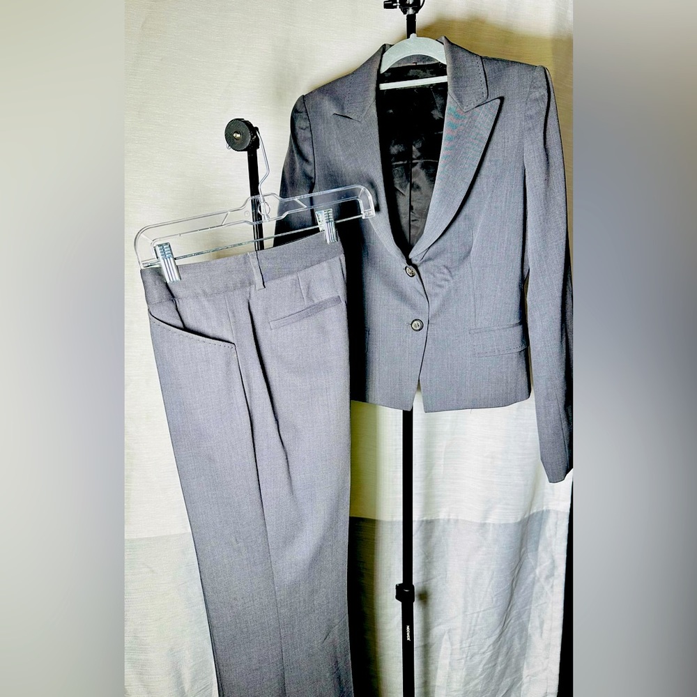 ELLE TAHARI SUIT